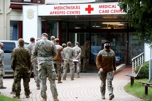 Latvijos vakcinacijos procesą stabdo kaimynė iš rytų: žemėlapyje – aiški tendencija