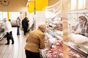 Išanalizavo prekybos sektoriaus įmones: nustatė, kur vakcinuotų darbuotojų yra mažiausiai