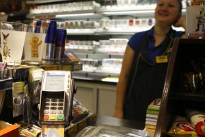 Už prekes negalėjusią atsiskaityti vilnietę ištiko šokas, kai pamatė užrašą ekrane