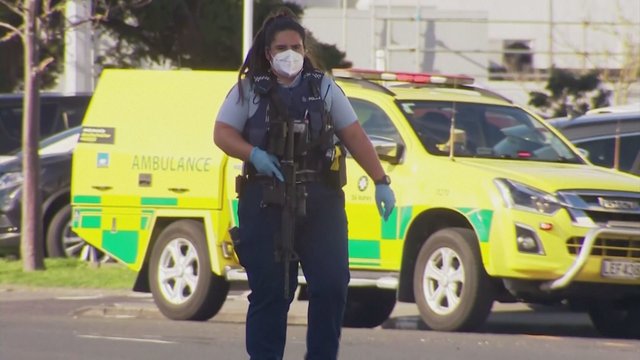 Naujojoje Zelandijoje policija nušovė „ekstremistą“: prekybos centre peiliu sužalojo šešis žmones