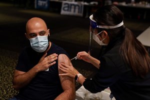 Jungtinė Karalystė nusiųs Australijai 4 mln. vakcinos nuo COVID-19 dozių