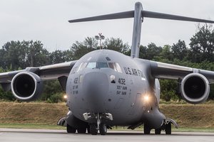 Lenkija laikinai suteiks prieglobstį maždaug 500 afganų