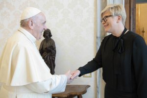 Premjerė susitiko su popiežiumi Pranciškumi