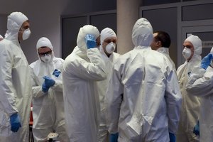 Dvejonės dėl skiepo karčiai atsirūgo: koronavirusas įsisuko į didžiulę maisto gamybos įmonę