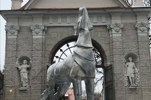 Sostinės Sapiegų parko vilkas keturiskart pakeis kailį