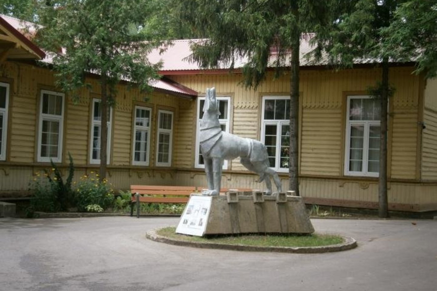  V.Poškos vilko skulptūrai teko neįprasta dalia.<br> Vikipedijos nuotr.