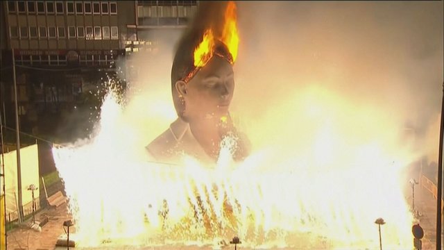 Ispanijoje įvyko neįprastą ritualą primenanti šventė: sudeginta slaugytojos skulptūra