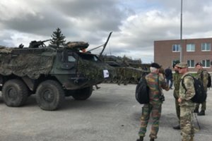 ESBO stebėtojai Baltijos šalių kariniuose vienetuose tikrina ginkluotę