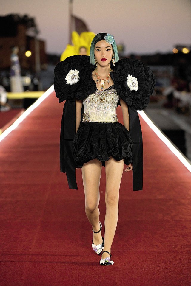  Kolekcijų pristatymo akimirkos.<br>Scanpix, „Dolce &amp; Gabbana“ nuotr.