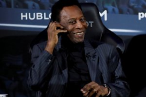 Brazilijos legenda Pele atsigauna po auglio operacijos: „Gyvenu apgaubtas šeimos ir draugų meilės“