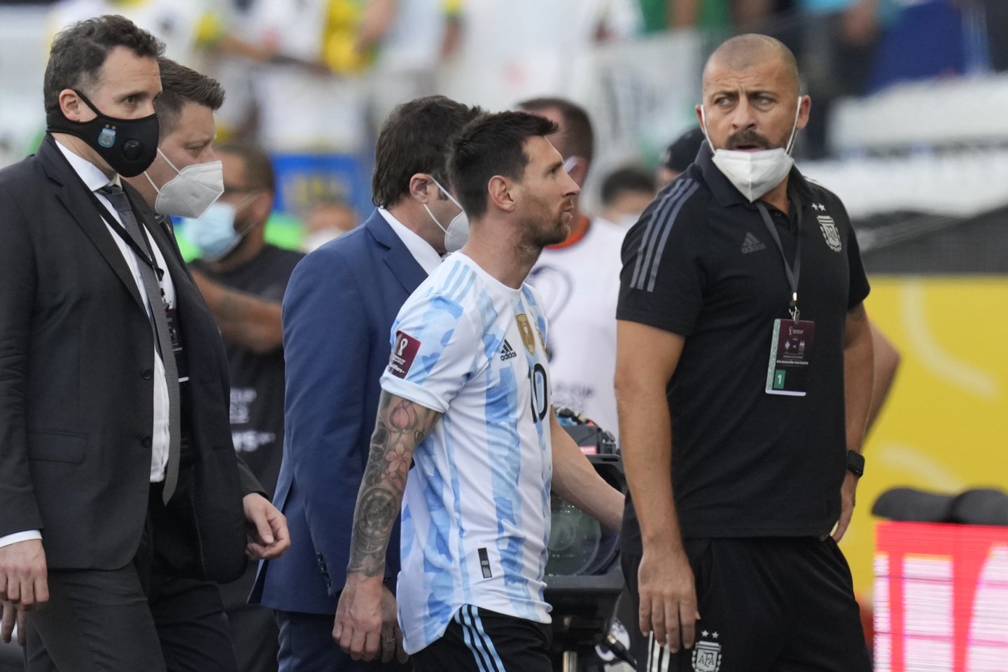 Lionelis Messi ir kiti argentiniečiai paliko aikštę.<br>AP/Scanpix nuotr.