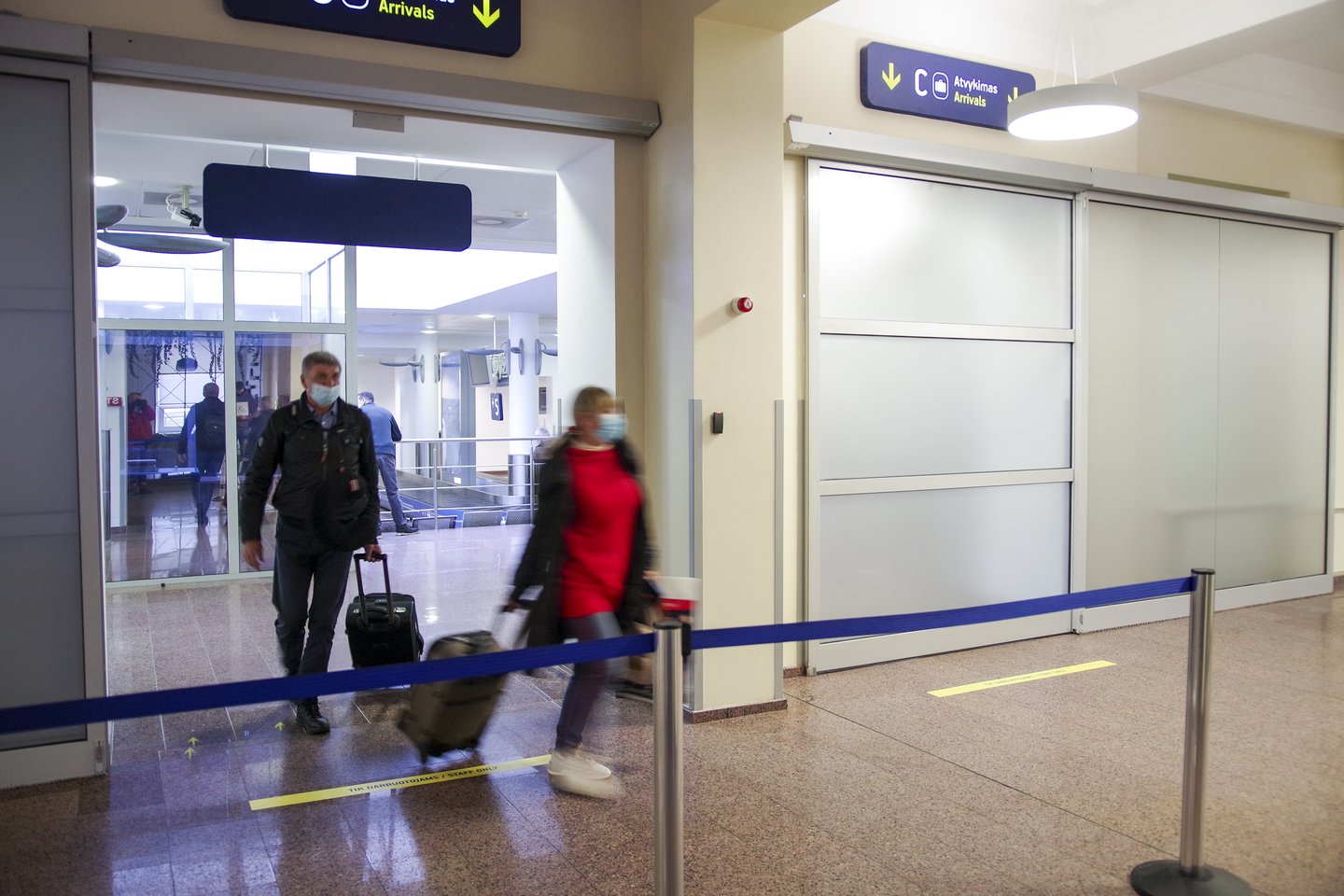 Susisiekimo ministerija bei Lietuvos oro uostai gaivina idėją atnaujinti prieš beveik septynis dešimtmečius statytą centrinį Vilniaus oro uosto pastatą – atvykimo terminalą.<br>V.Ščiavinsko nuotr.