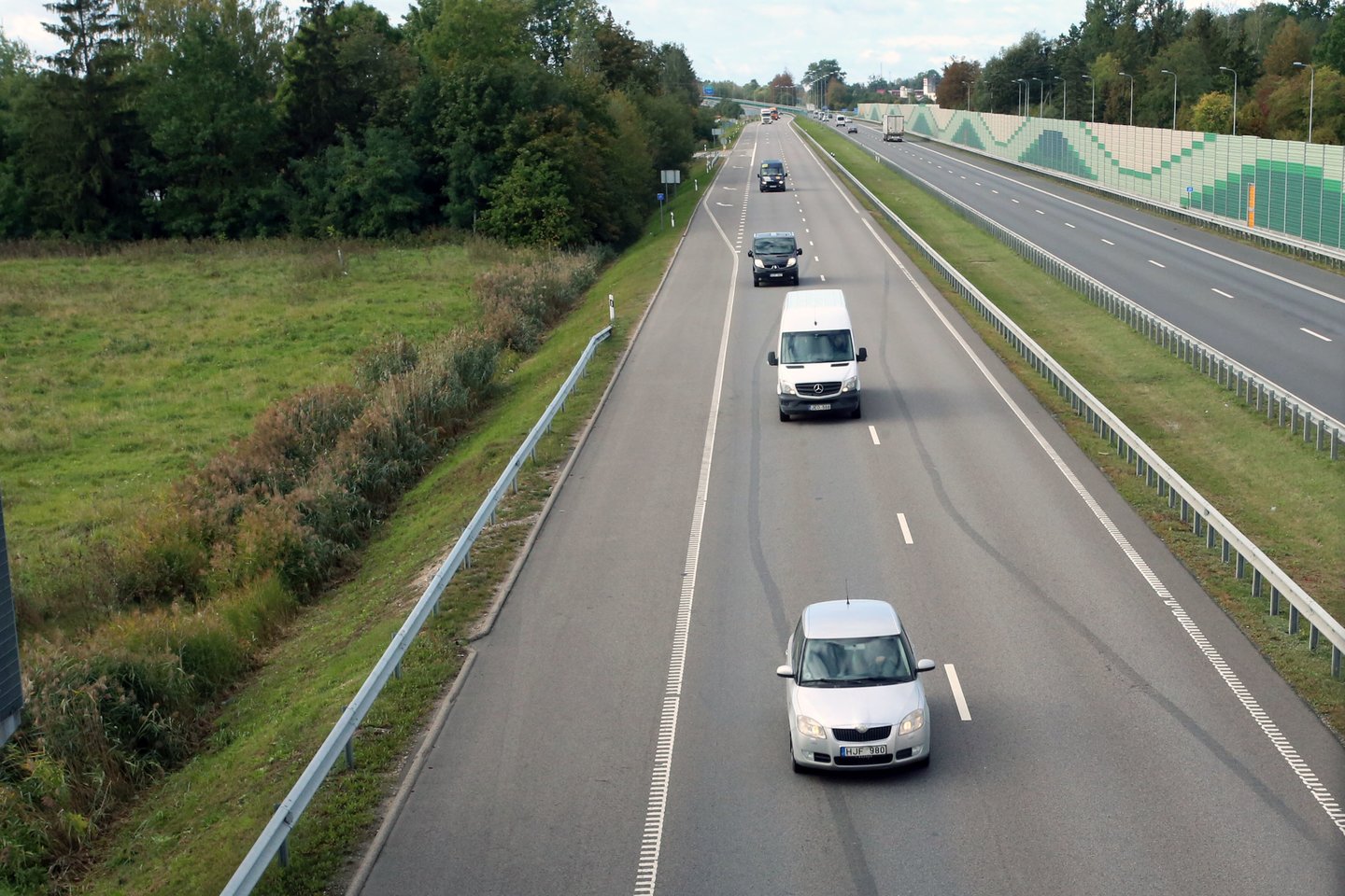 Lietuvos automobilių kelių direkcija trečiadienį pranešė, kad bus įrengti 25 kintamos informacijos ženklų postai.<br>M.Patašiaus nuotr.