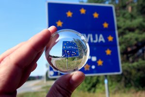 Palygino, kiek skolinasi ir ką perka trijų Baltijos šalių gyventojai – vieniems sekasi geriau