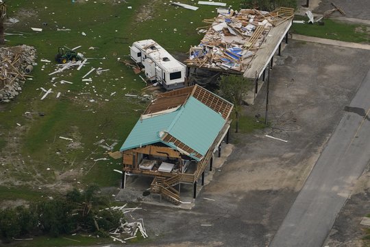 Uragano „Ida“ aukų skaičius Luizianoje padidėjo iki 26