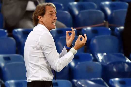 Lietuvos futbolo lygį įvertinęs R. Mancini džiaugėsi: ne visada pavyksta įmušti tiek daug įvarčių