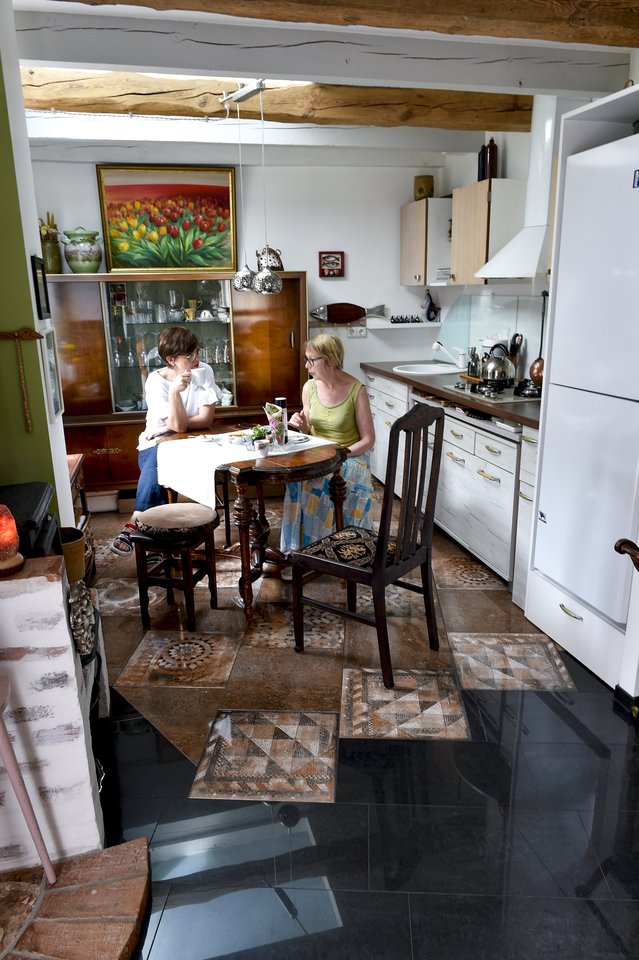 Namų įrengimas V.Žiūkienei suteikė daug gerų emocijų – ji į viską žiūrėjo itin kūrybiškai ir tvariai, viską pasidarė pusvelčiui<br>V.Ščiavinsko nuotr.