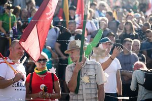 Dviejų protestų idėja subliuško: teismas neleido mitinguotojams rinktis prie Seimo