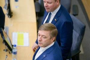 R. Karbauskis viešu laišku kreipėsi į partijos „išėjūnus“: siūlo atsisakyti mandatų ir su nauja jėga dalyvauti rinkimuose