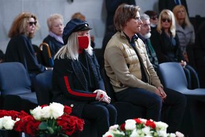 Alą Pugačiovą sukrėtė skaudi netektis: su ašaromis į paskutinę kelionę išlydėjo savo mylimą bičiulį