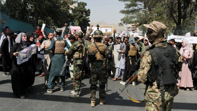 Talibanas uždraudė protestus prieš valdžią: nepaklususiems – gresia fizinis smurtas