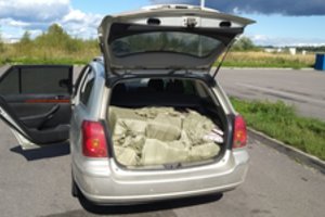 Šiaulių policija smogė kontrabandinių cigarečių ir pilstuko pardavėjams