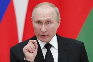 V. Putinas sako Vakarams migrantų klausimą spręsti tiesiogiai su Minsku 