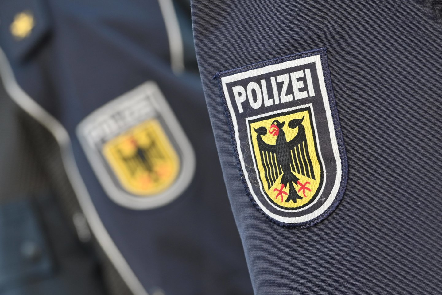 Austrijos policija praneša, kad vyras ilgiau nei metus laikė mirusios motinos kūną rūsyje ir pasiimdavo jos pensiją.<br>imago images/Scanpix nuotr.