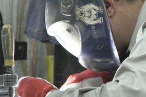 Profsąjungos: darbdaviai pernelyg laisvai interpretuoja Vyriausybės sprendimą – reikalauti galimybių paso neteisėta