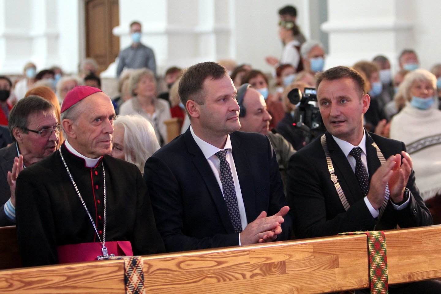  Iškilminga naujojo Šiaulių garbės piliečio inauguracija vyko Šiaulių katedroje.<br> R.Vitkaus nuotr.