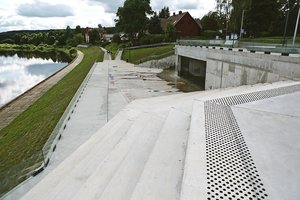 Prienų gyventojai nepatenkinti nauju miesto statiniu – primena gąsdinantį betono bunkerį