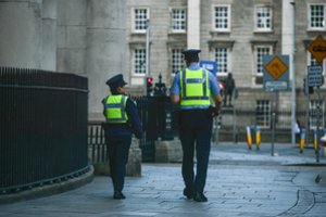 Tris valandas žmonai plaukus rovęs ir smaugęs jau anksčiau teistas lietuvis žudikas Airijoje išvengė kalėjimo