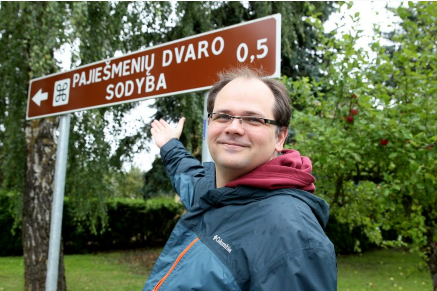 Paskutines atostogų dienas Vilniaus universiteto dėstytojas J.Jankauskas leido pas tėvus Pajiešmenių kaime.<br>A.Švelnos nuotr.