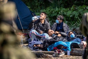 Kelias į Europą: migrantai valgo cigaretes, geria šampūną, perdozuoja tablečių