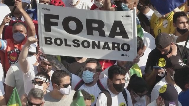Tūkstantiniai protestai Brazilijoje: reikalaujama prezidento J. Bolsonaro apkaltos