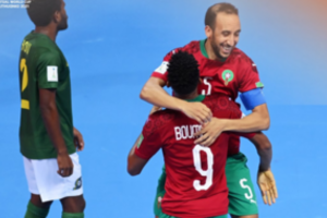 Pasaulio salės futbolo čempionate triuškinančias pergales šventė Marokas ir Čekija