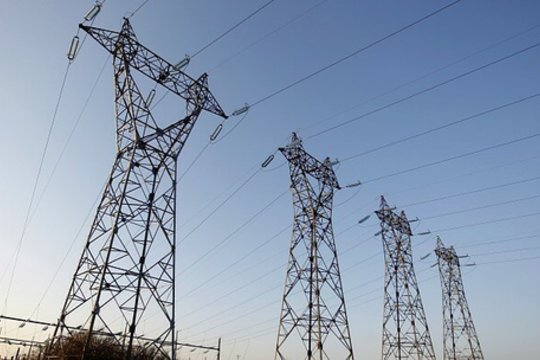 Didėja konkurencija tarp elektros gamintojų: įvardijo, kaip tai paveiks vartotojus