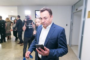 Seime – detektyvas dėl Petro Gražulio: viešumoje nesirodančio politiko saviizoliacija sukėlė daugybę klausimų