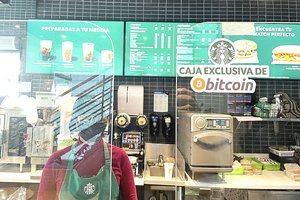 Salvadoro prezidentas: jau daugiau nei pusė milijono žmonių naudojasi bitkoino pinigine