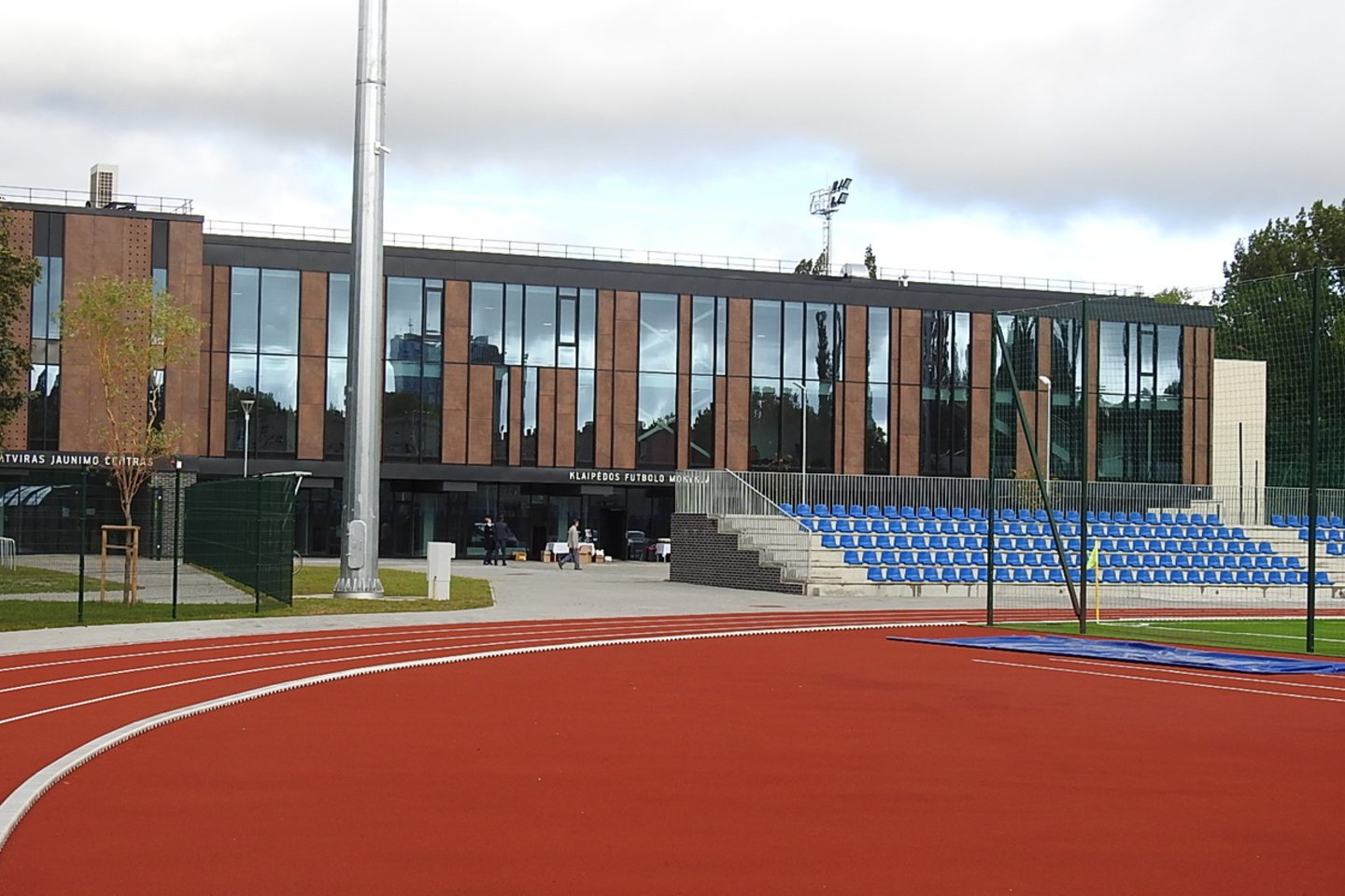 Klaipėdos futbolo mokyklos pastatas.<br> G.Pilaičio nuotr.