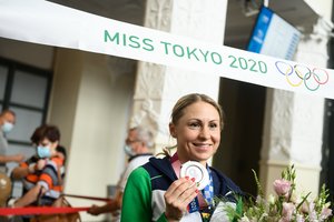 L. Asadauskaitė-Zadneprovskienė prisiminė jautrią akimirką: ant apdovanojimų pakylos neįtarė, kad laukiasi