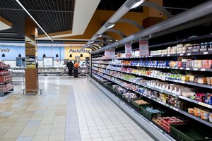 Į didesnes parduotuves leidžiant tik su galimybių pasu, pastebėta nauja apsipirkimo tendencija: kas pasikeitė