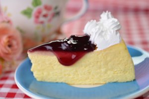 Lengvas ir švelnus varškės pyragas: tokį sugebės iškepti net virtuvės naujokai