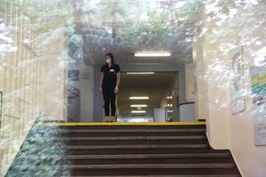 Per parą – naujų COVID-19 protrūkių mokyklose šuolis, izoliuojasi apie 3 tūkst. mokinių