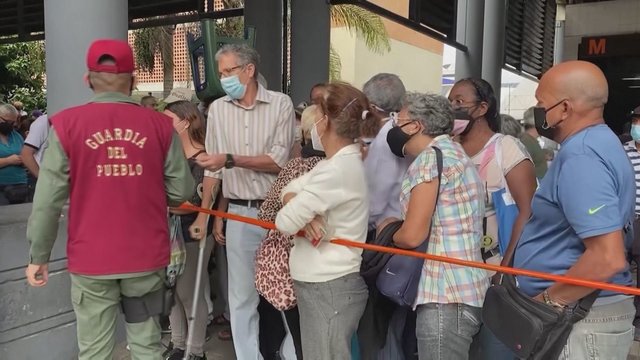 Venesuelos gyventojai išėjo į gatves: prašo antros vakcinos dozės nuo COVID-19