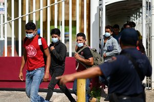 Problema opi ne tik Europoje: imigrantų krizė prie JAV ir Meksikos sienos didėja