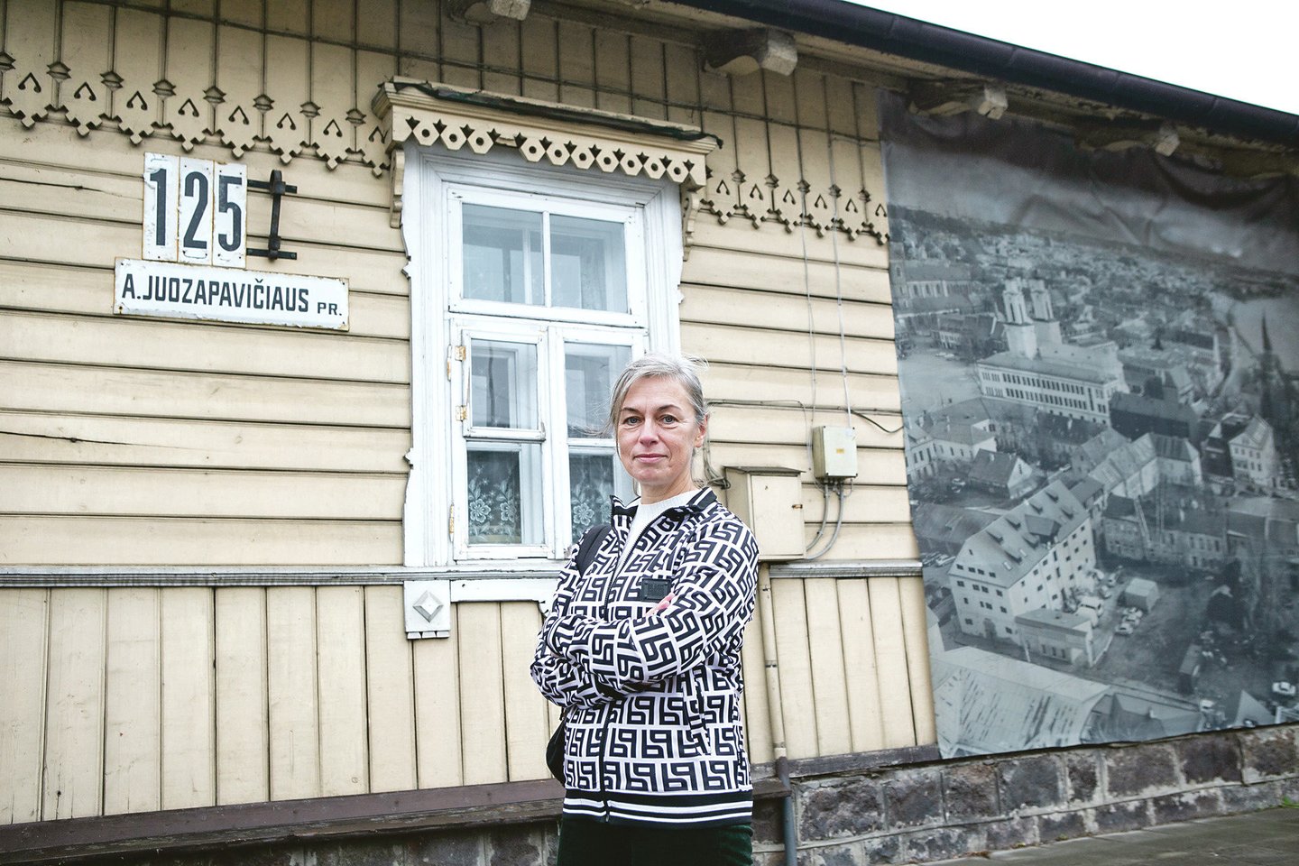 V.Gelūnienė drauge su Žemųjų Šančių bendruomene siekia išsaugoti dar vieną vertingą XIX amžiaus medinuką.<br>G.Bitvinsko nuotr.