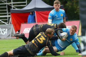 Atkakliame „Pietinia derbyje“ stipresni buvo ir į finalą žengė „Baltrex“ regbininkai