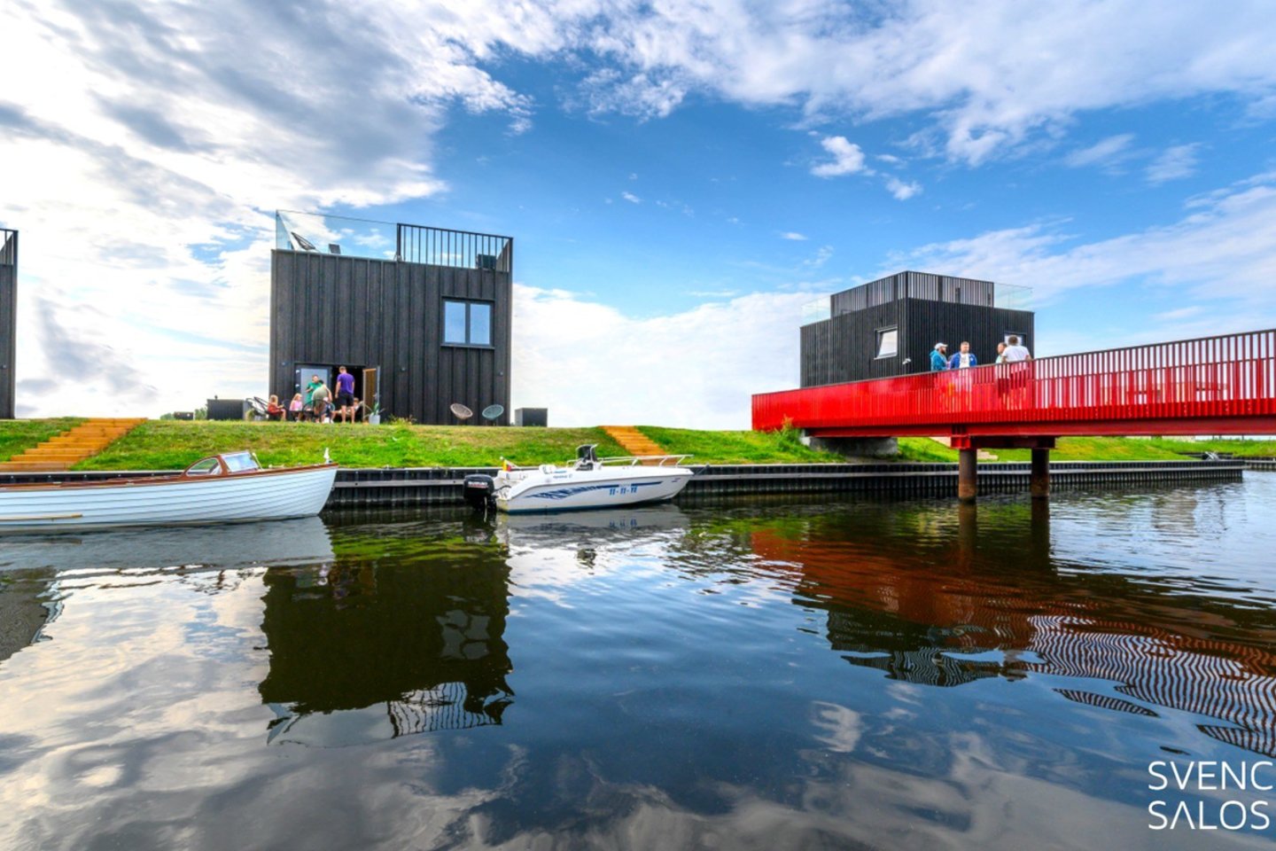 Iki 2023 m. kadaise buvusioje ančių auginimo fermoje planuojama realizuoti vienintelį Lietuvoje miestą ant vandens – visiškai išplėtoti vandens kanalų sistemą, baigti 3 salų ir uosto statybas.<br>Autorių nuotr. ir vizual.