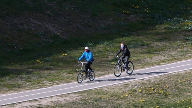 Klaipėdos dviratininkai skambina pavojaus varpais – vietomis mieste važiuoti dviračių taku yra rizikinga